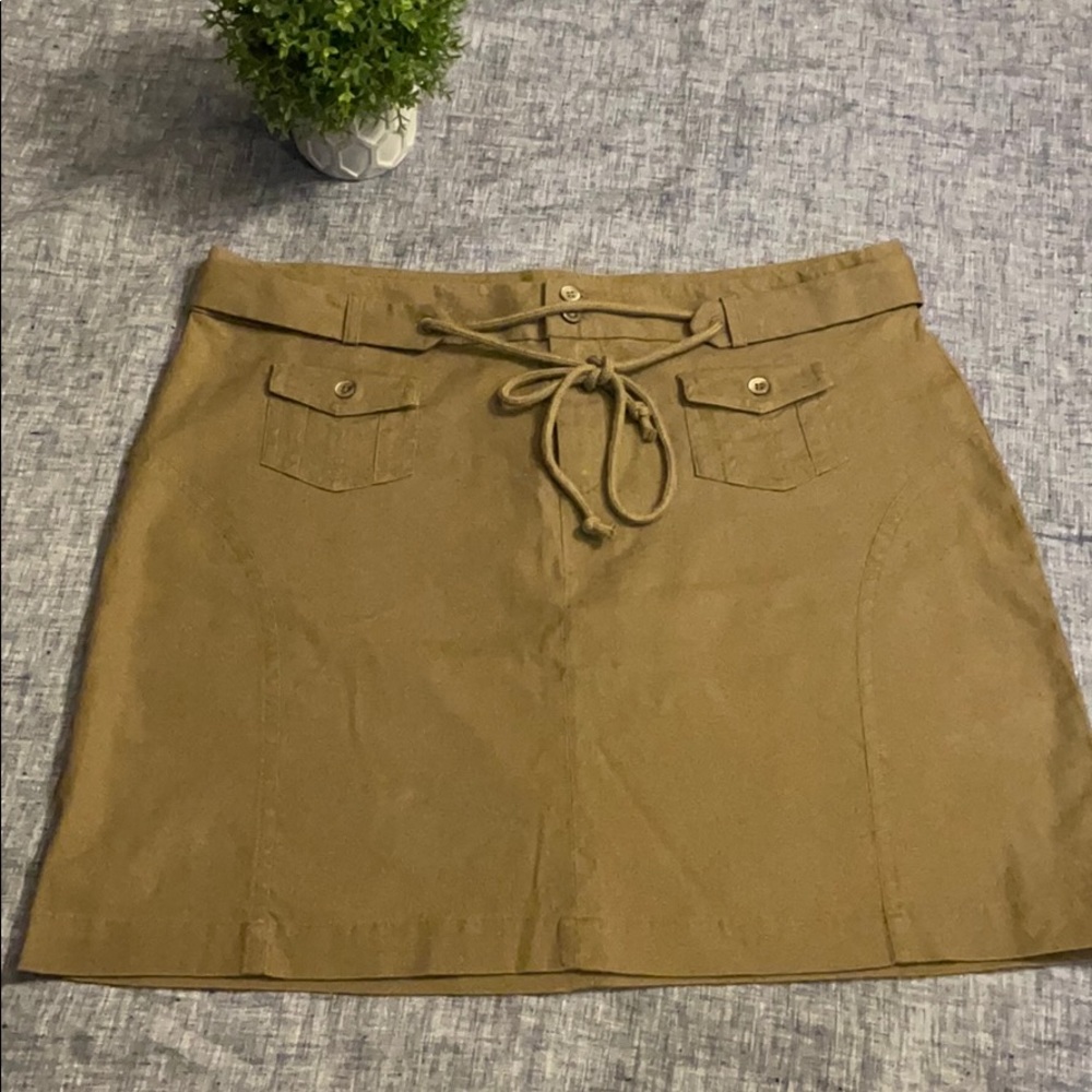 Banana Republic olive green cargo skirt